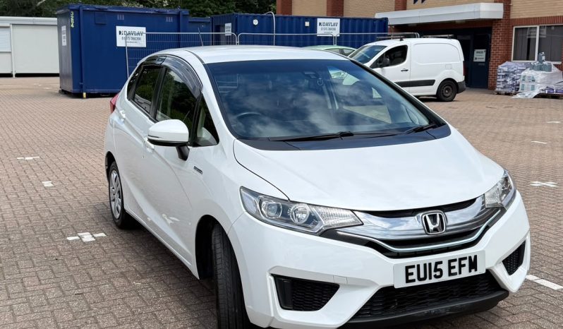 Honda Fit Automatic1.4 Petrol Hybrid (2015) – Stunning White