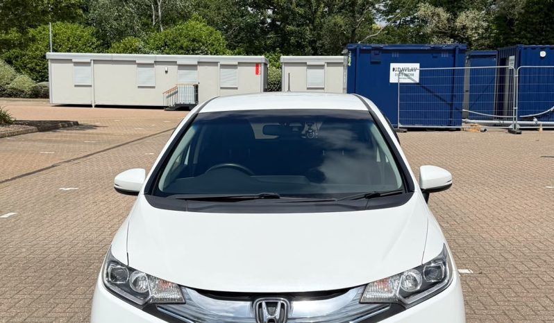 Honda Fit Automatic1.4 Petrol Hybrid (2015) – Stunning White