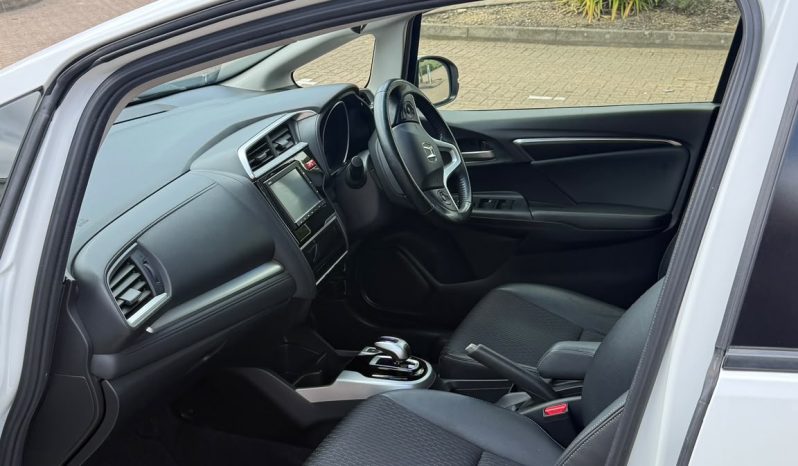 
								Honda Fit Automatic1.4 Petrol Hybrid (2015) – Stunning White full									