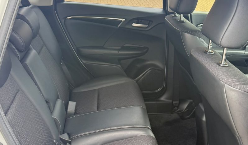 
								Honda Fit Automatic1.4 Petrol Hybrid (2015) – Stunning White full									